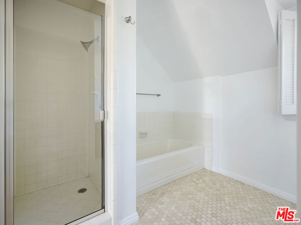 13161 Addison Street - Photo 22