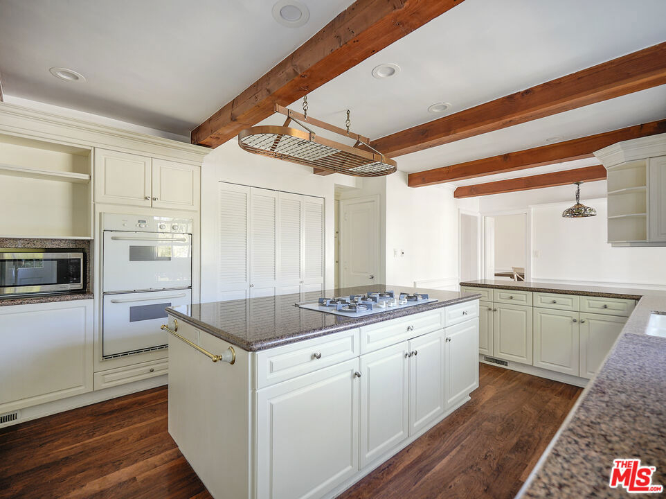 13161 Addison Street - Photo 11