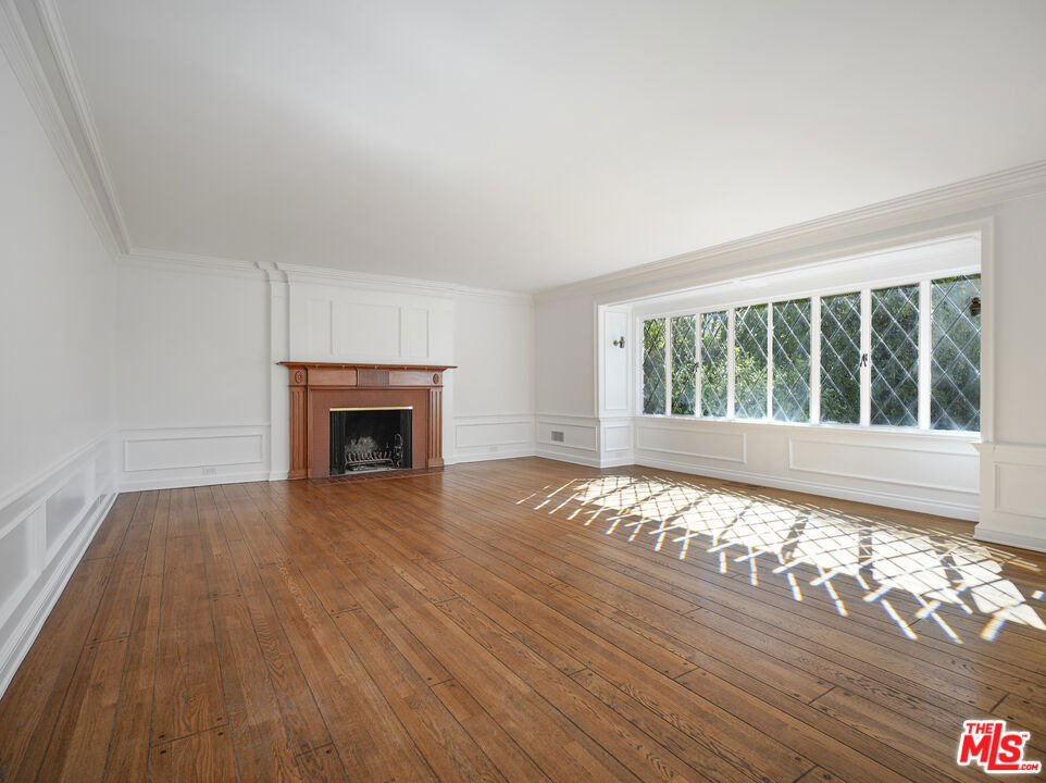 13161 Addison Street - Photo 5