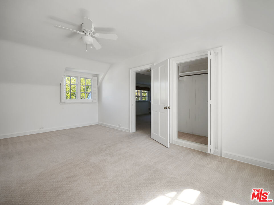 13161 Addison Street - Photo 19