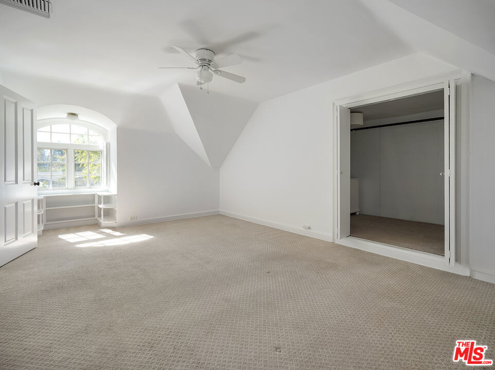 13161 Addison Street - Photo 24