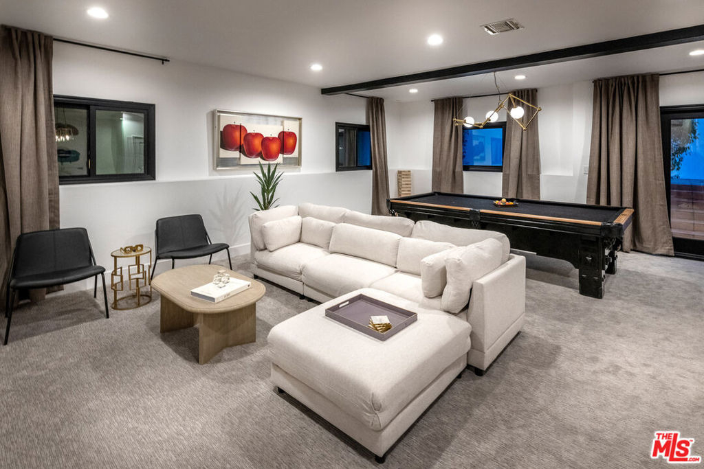 130 Reef Mall - Photo 2