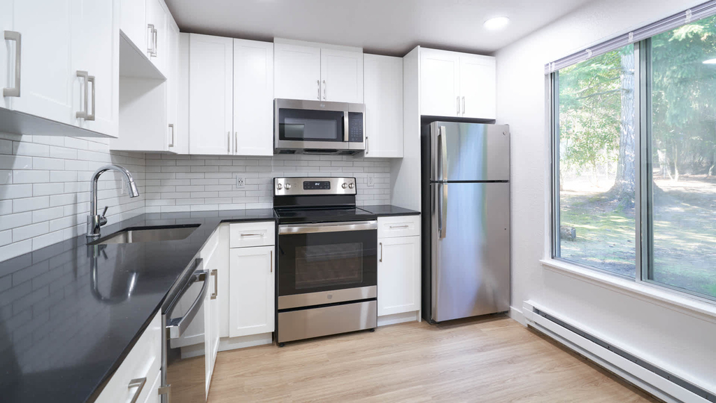 14629 N.e. 37th Pl. - Photo 2