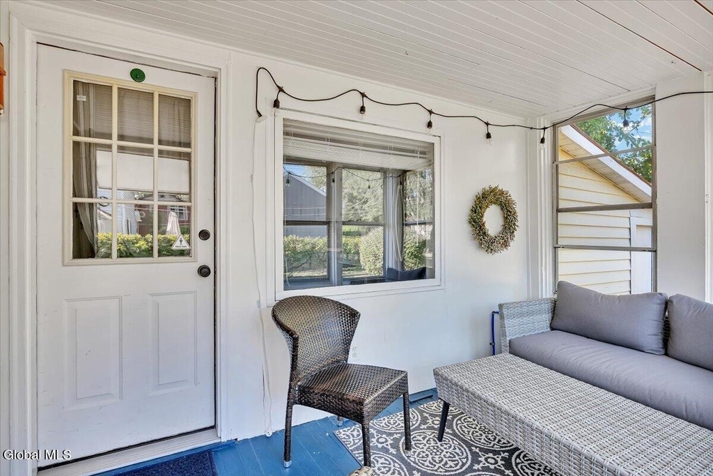 138 Elm Street - Photo 4