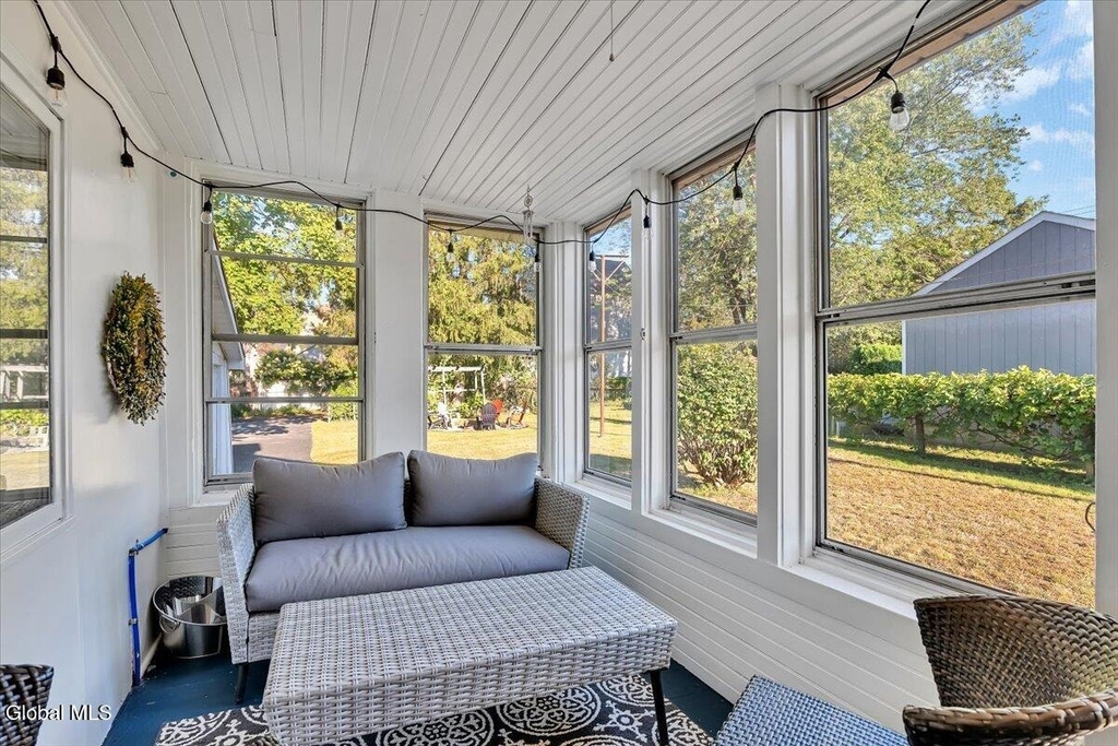 138 Elm Street - Photo 3