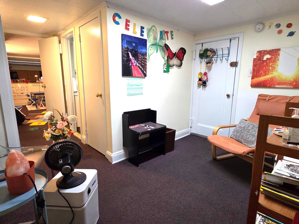 213 W 70th Street - Photo 4
