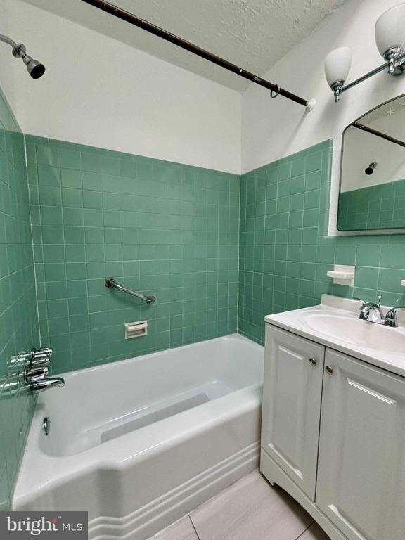 1303 E Johnson Street - Photo 4