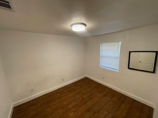 1113 E 3rd St - Photo 7