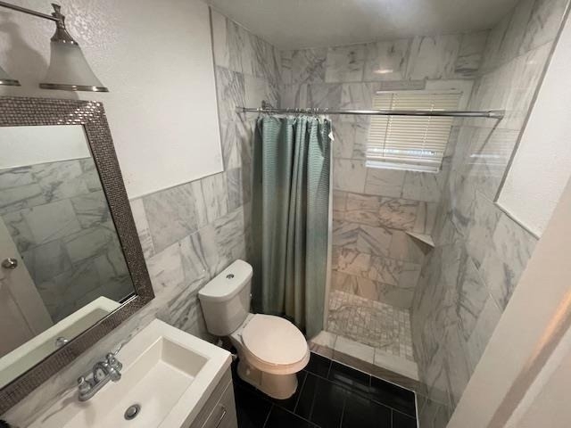 1113 E 3rd St - Photo 4