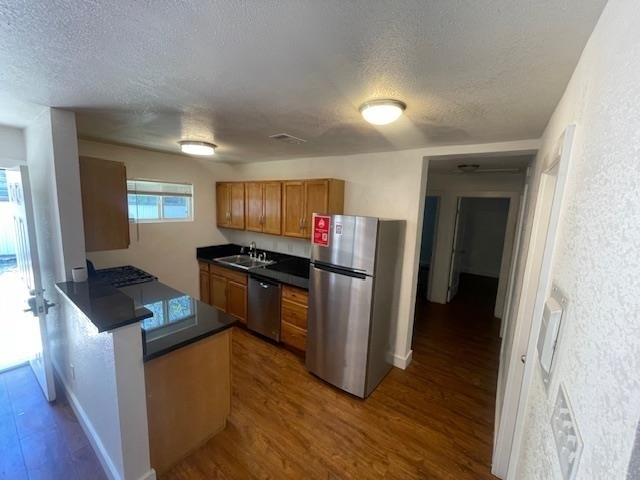 1113 E 3rd St - Photo 3