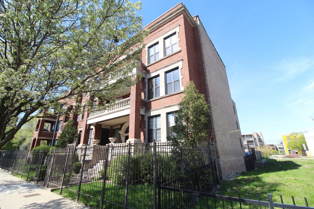 5528 S Indiana Avenue - Photo 0