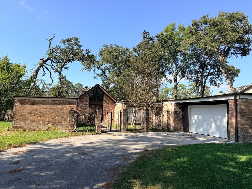 1607 Chestnut Ridge Road - Photo 2