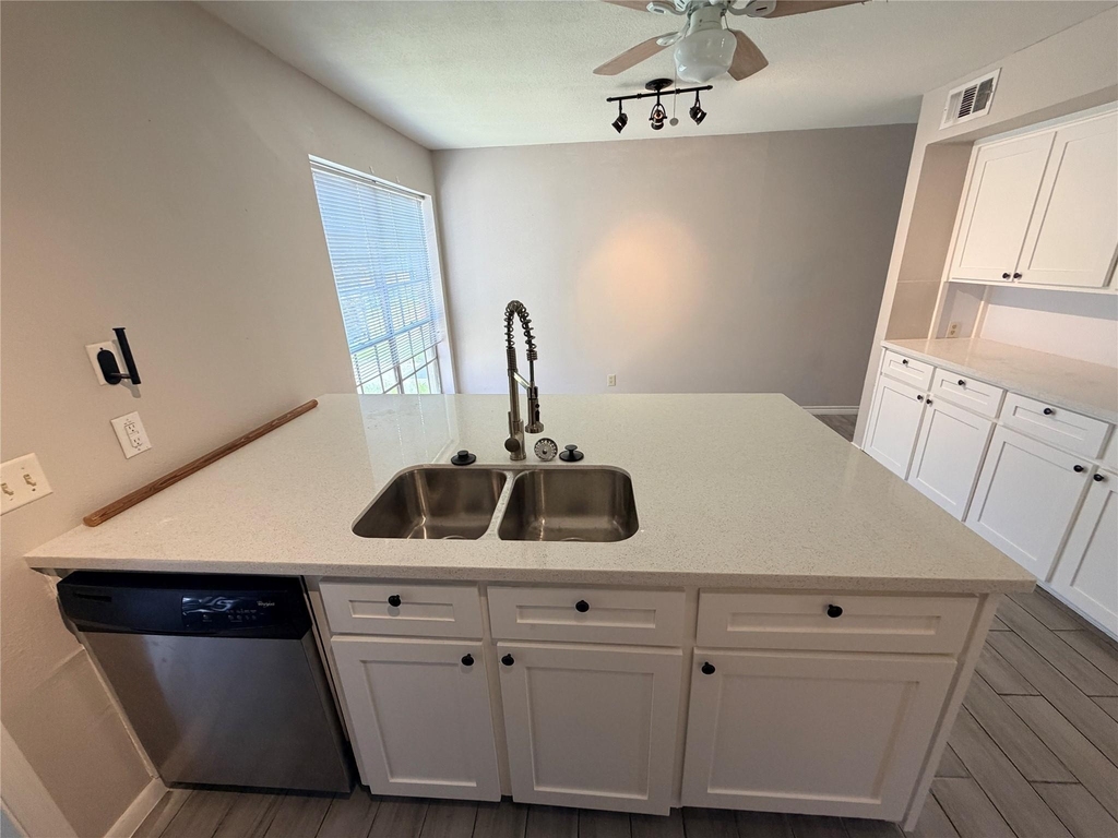 1607 Chestnut Ridge Road - Photo 7