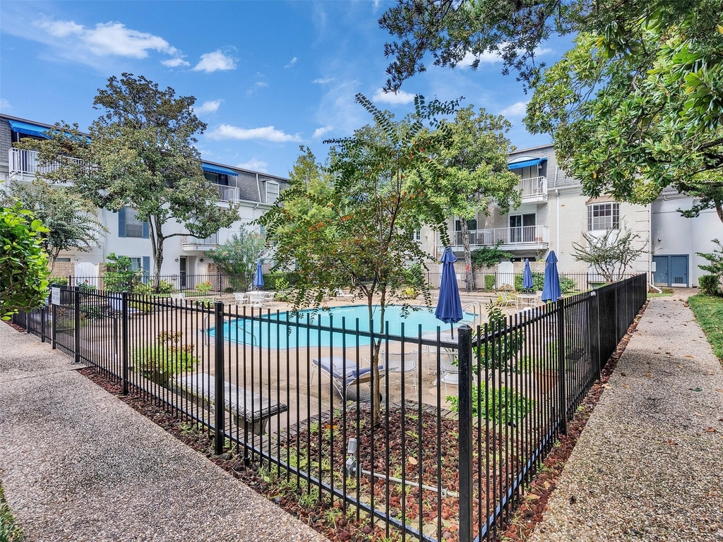 2601 Bellefontaine Street - Photo 18