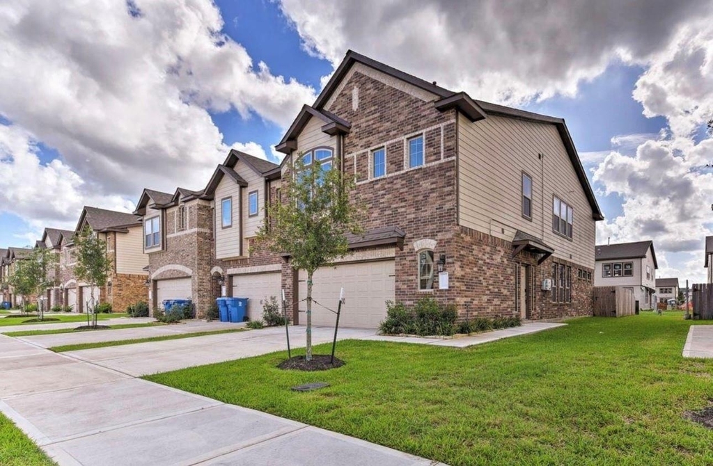 3322 Harvest Meadow Lane - Photo 0