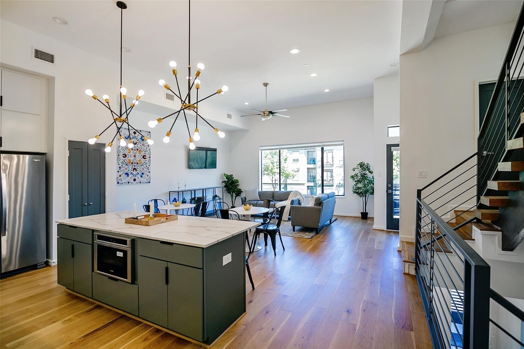 511 Memorial Heights Drive - Photo 9