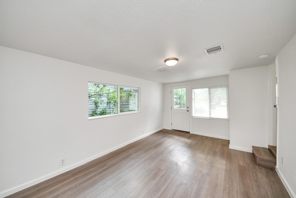 7004 Conley Street - Photo 9