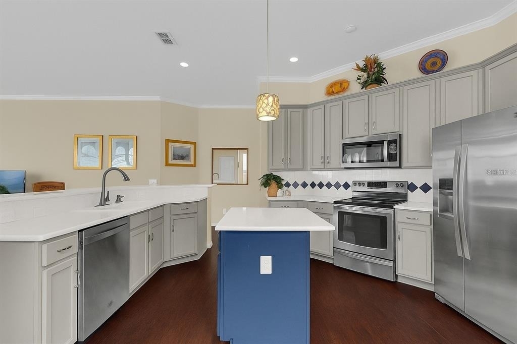604 Nadina Place - Photo 7