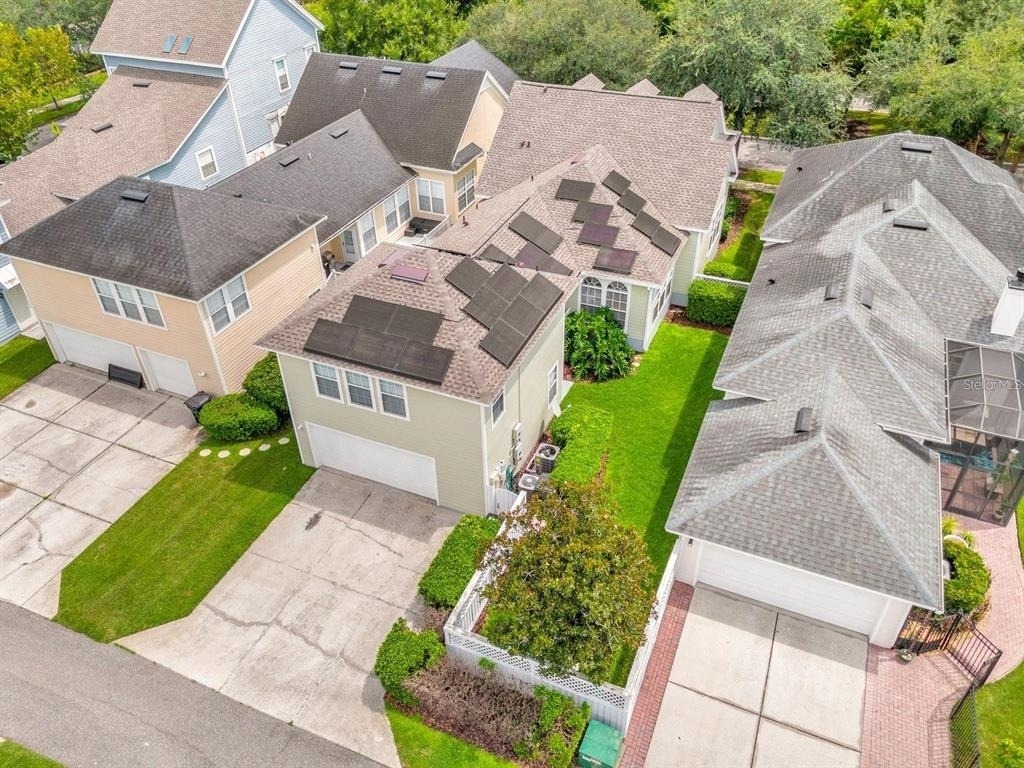 604 Nadina Place - Photo 2