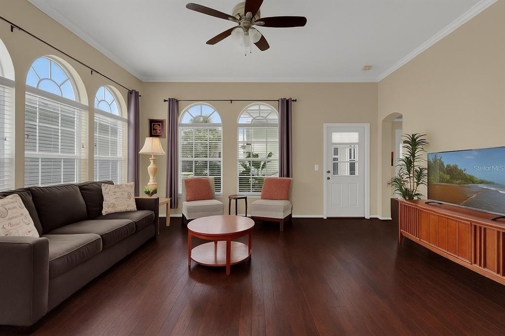 604 Nadina Place - Photo 10