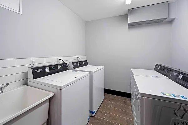 1111 Foster Avenue - Photo 9
