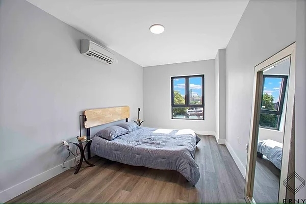 1111 Foster Avenue - Photo 4