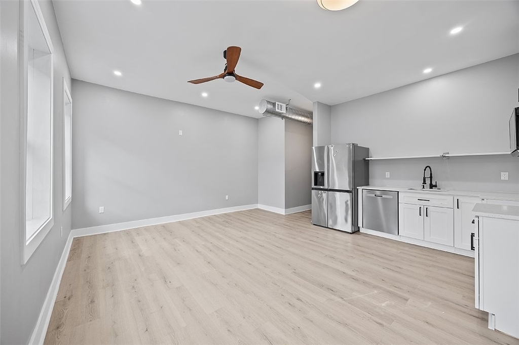 1109 E Carson St - Photo 9