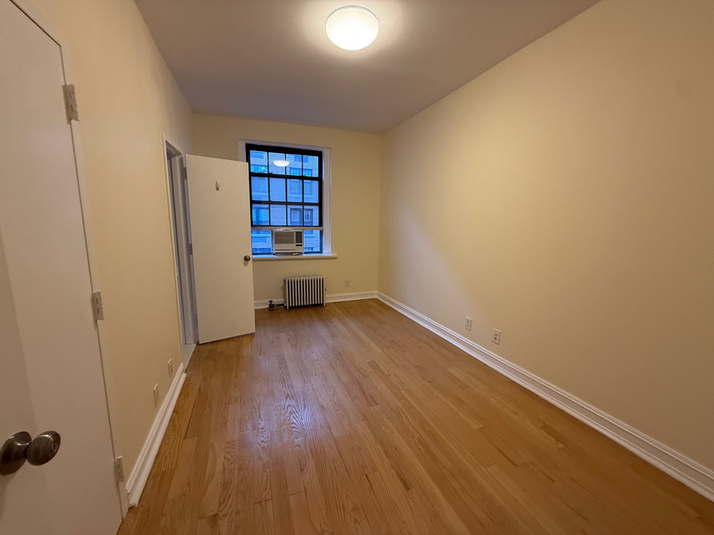 107 East 63rd Street - Photo 6