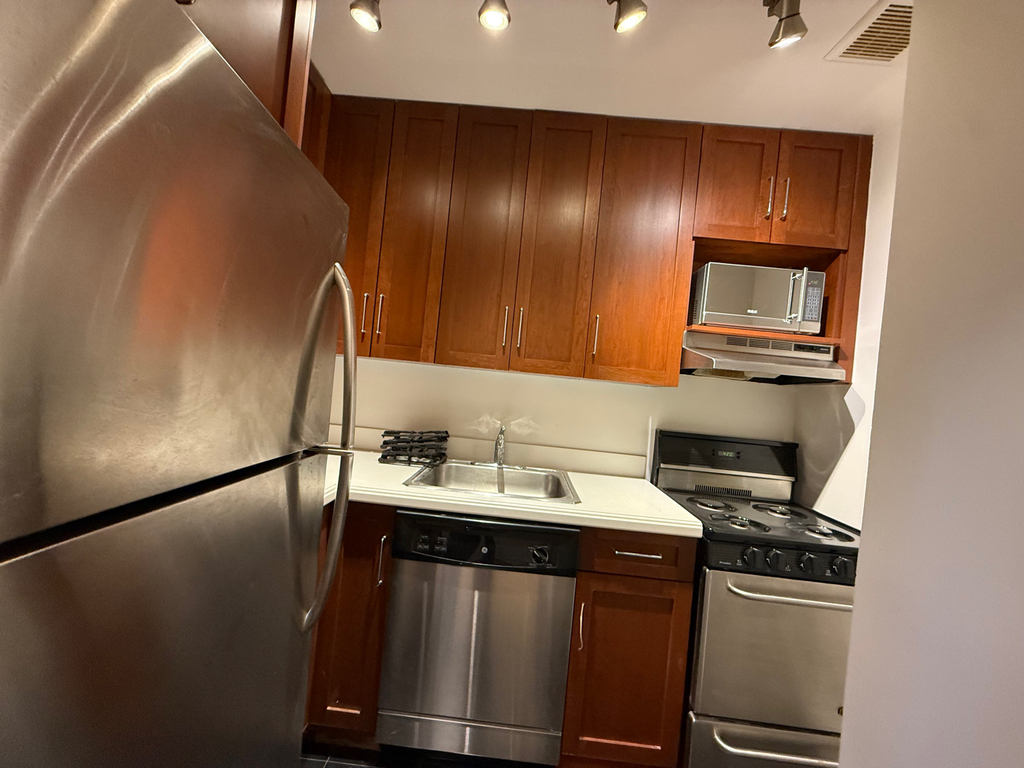 107 East 63rd Street - Photo 2