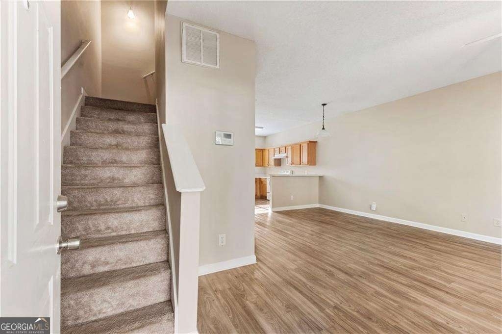 6750 Sunset Hills Boulevard - Photo 2