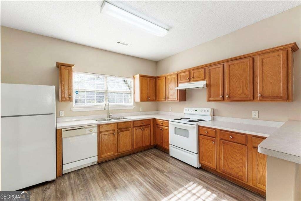6750 Sunset Hills Boulevard - Photo 10