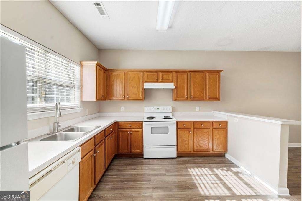 6750 Sunset Hills Boulevard - Photo 11