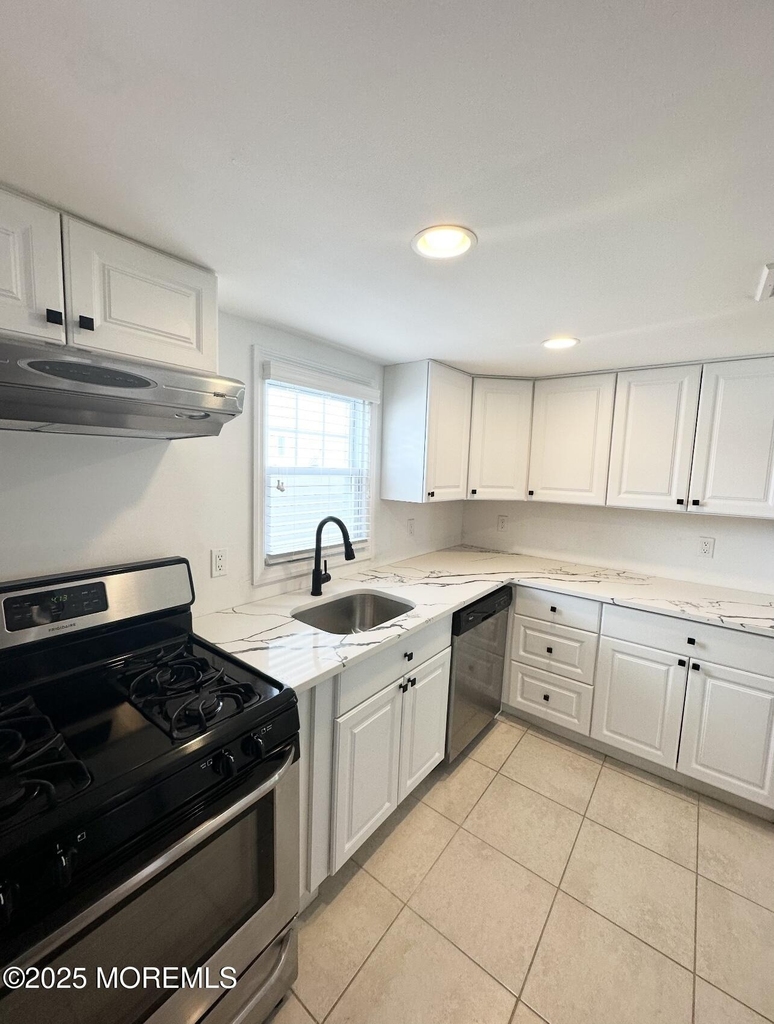 7 Princeton Avenue - Photo 1