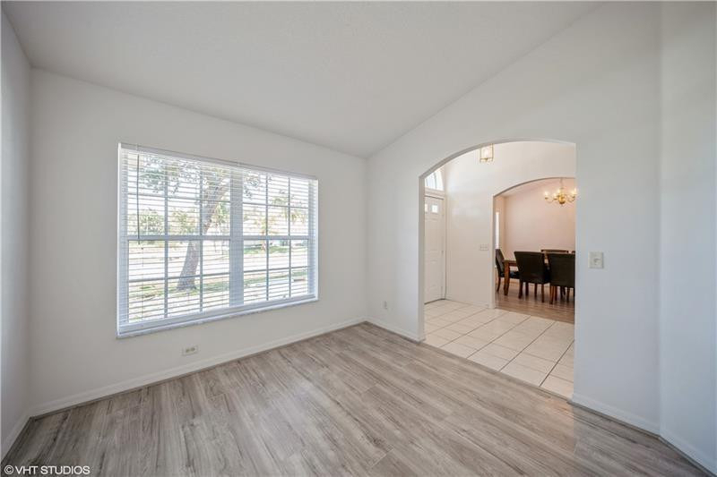 1625 Sw Abingdon Avenue - Photo 4