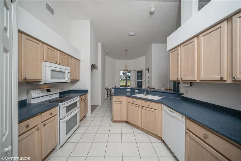 1625 Sw Abingdon Avenue - Photo 7