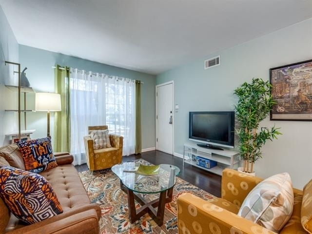 5234 Fleetwood Oaks Avenue - Photo 3