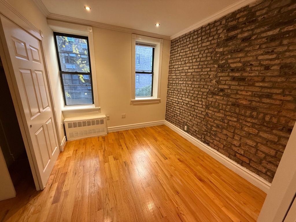 323 East 78th Street - Photo 2