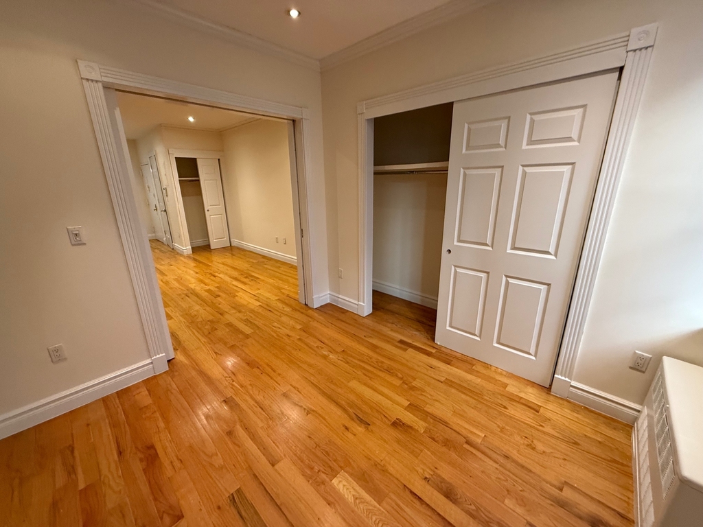 323 East 78th Street - Photo 3
