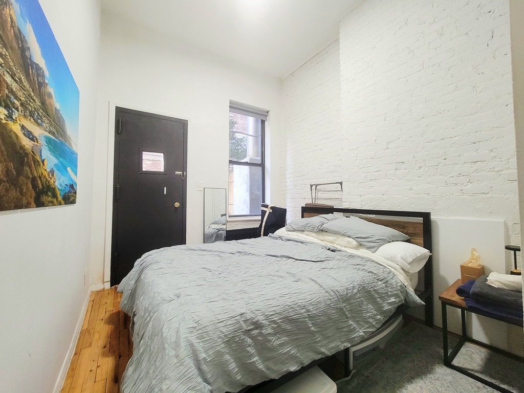 238 West 20th Street - Photo 3