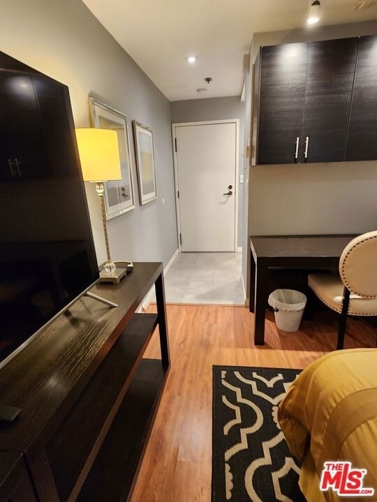 10660 Wilshire Boulevard - Photo 11