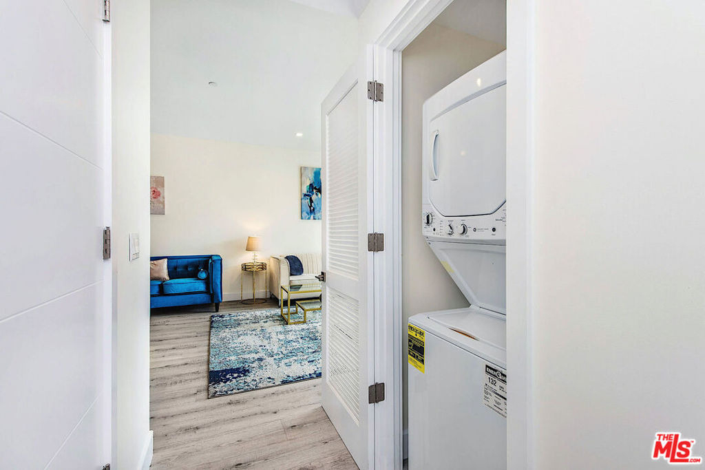 1249 S Holt Avenue - Photo 9