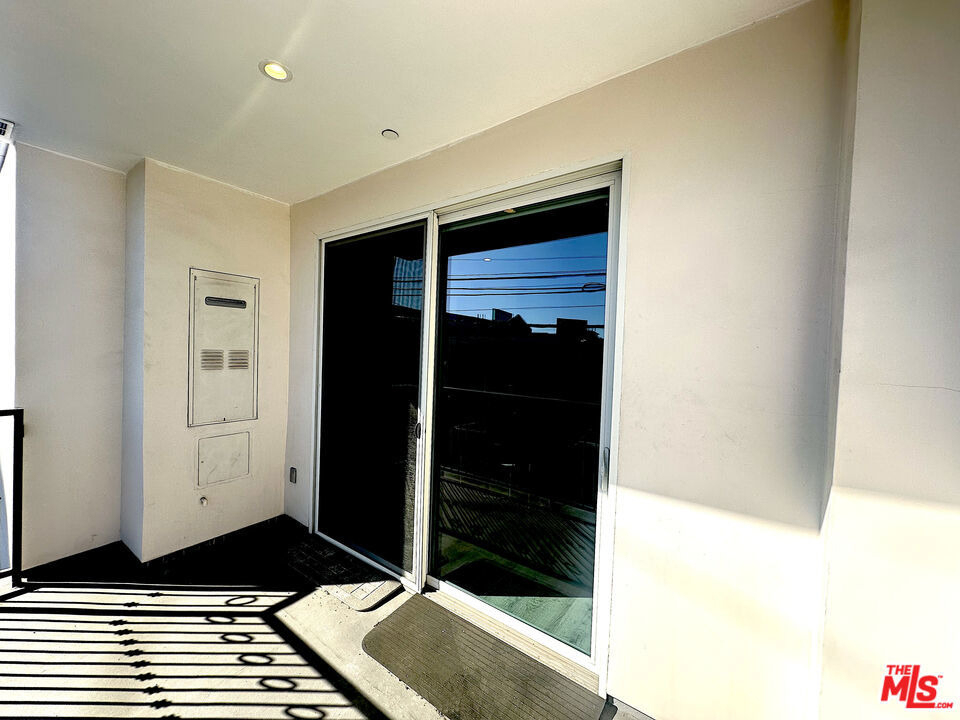 1249 S Holt Avenue - Photo 20