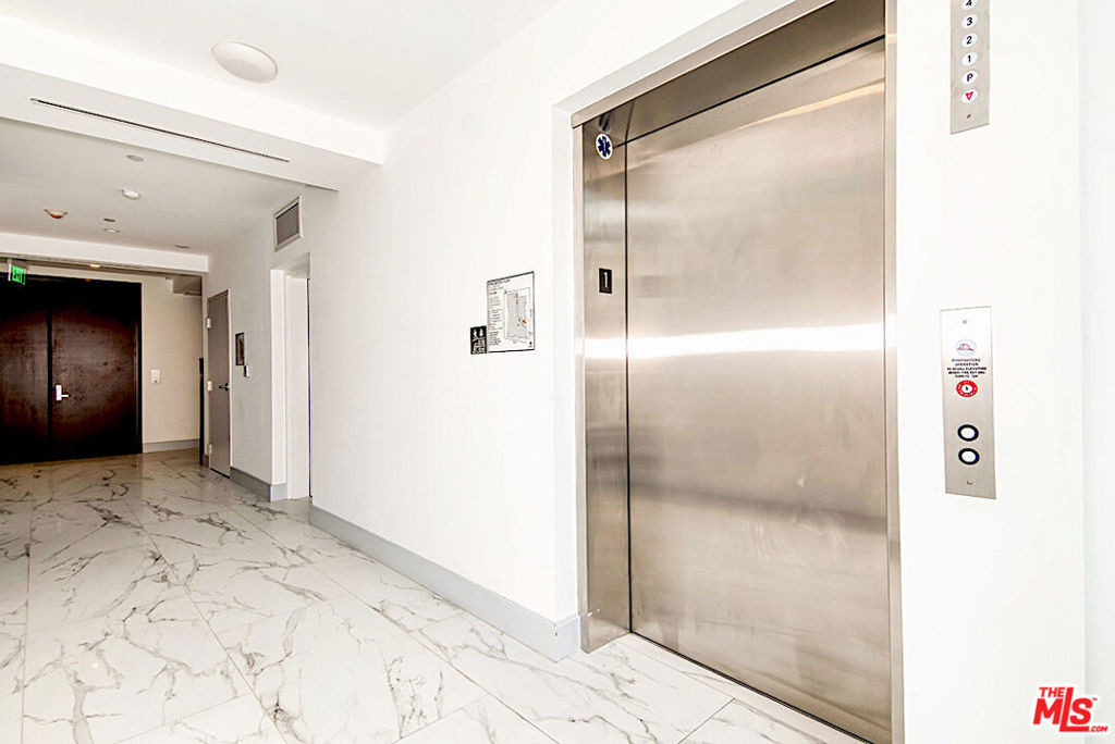 1249 S Holt Avenue - Photo 2