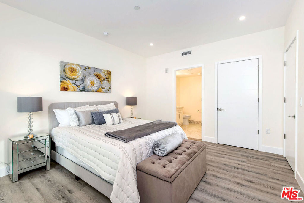 1249 S Holt Avenue - Photo 10