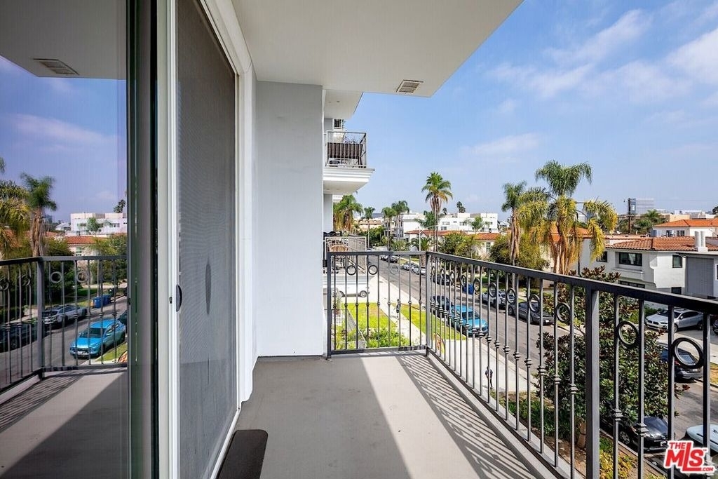 1249 S Holt Avenue - Photo 18