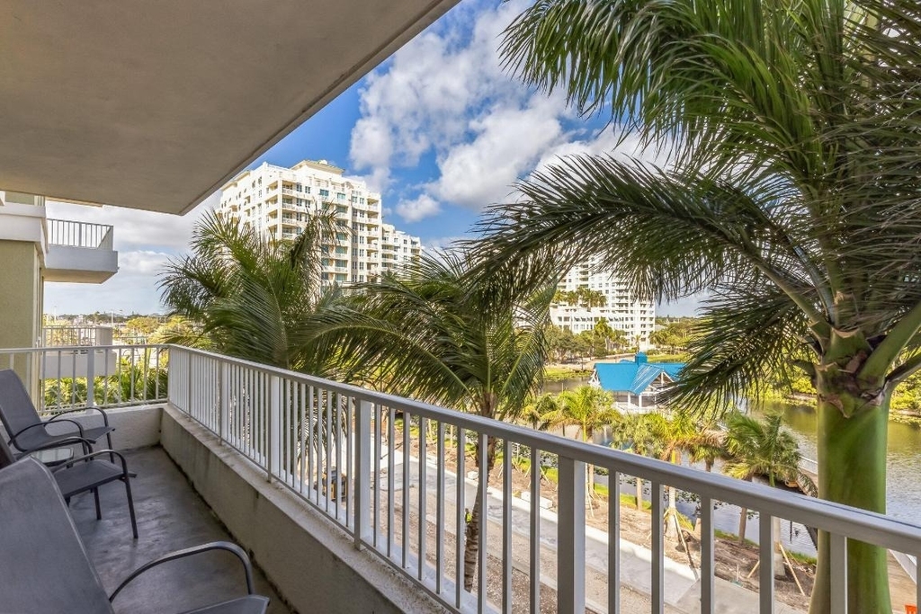 700 E Boynton Beach Boulevard - Photo 1