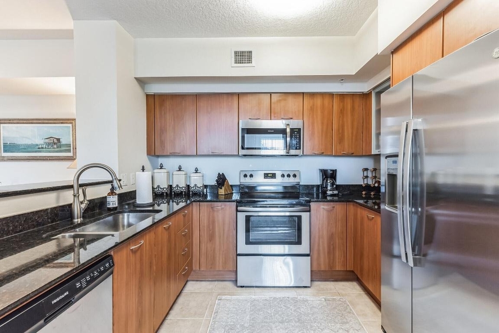700 E Boynton Beach Boulevard - Photo 10