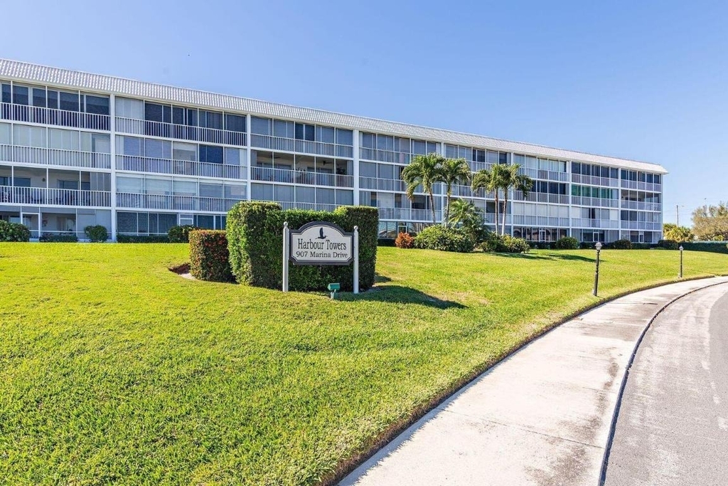 907 Marina Drive - Photo 4