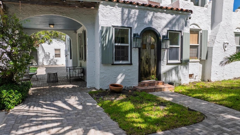 717 Forest Hill Boulevard - Photo 10