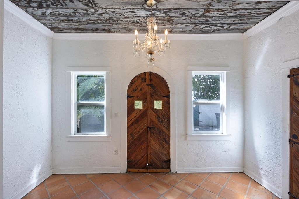 717 Forest Hill Boulevard - Photo 3
